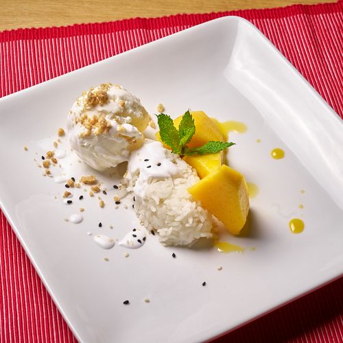 Mango Sticky Rice (Khao Niao Mamuang) - thairuoka Helsinki | Yuwa's Thai Dining