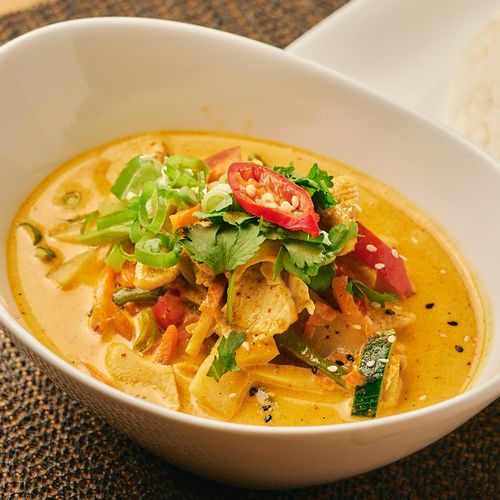 Keltainen curry eli Kaeng Kari Kanaa, aito thairuoka Helsinki Yuwa's Thai Dining.